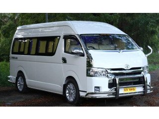 Premium & Luxury Car Rental in Cochin | Chariot Premium Cars