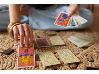 Try Tarot card training online in Delhi