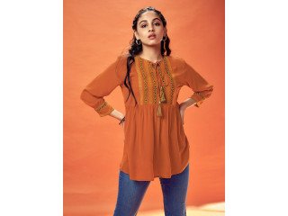 Trendy tops for summer