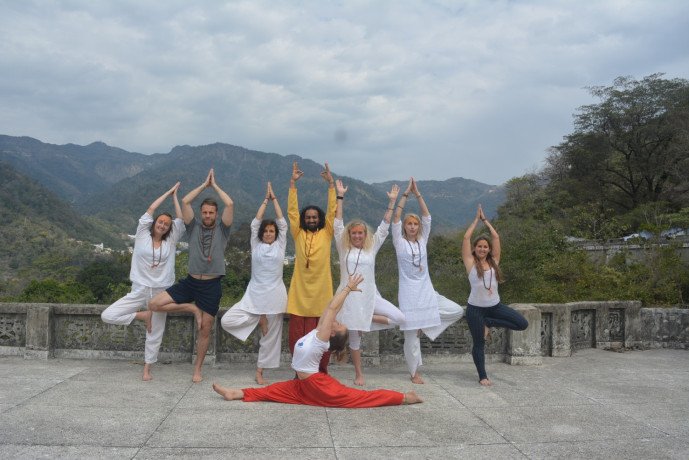 200-hour-yoga-training-in-india-big-0
